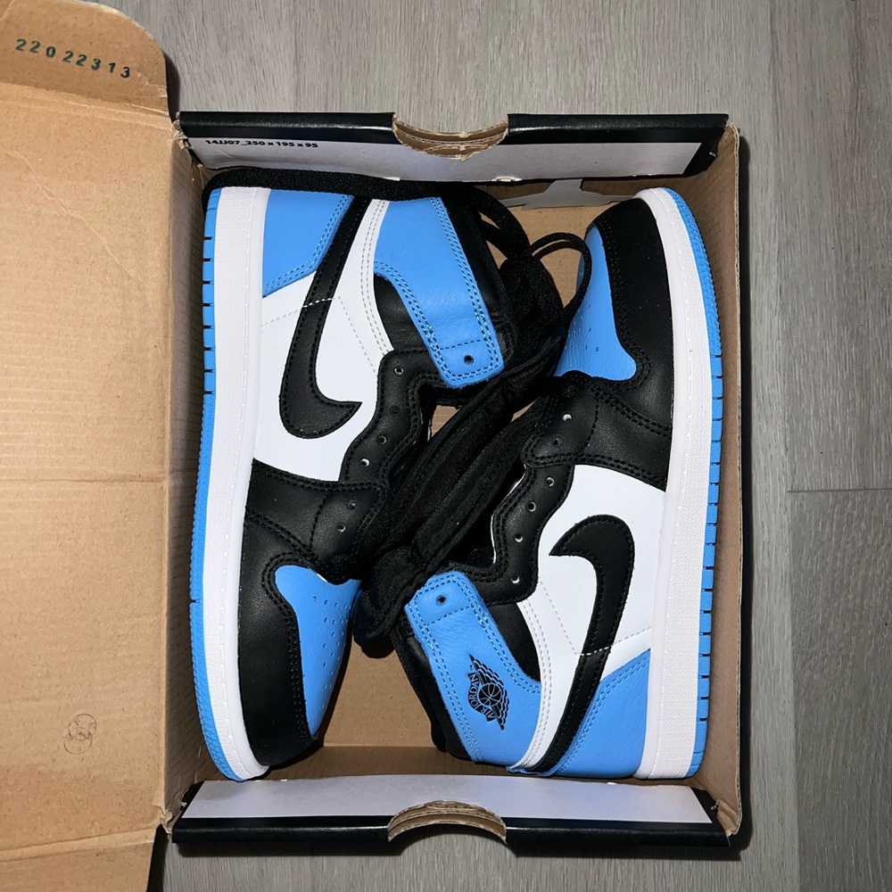 Jordan Kids' Sneakers - Black, White, and Blue